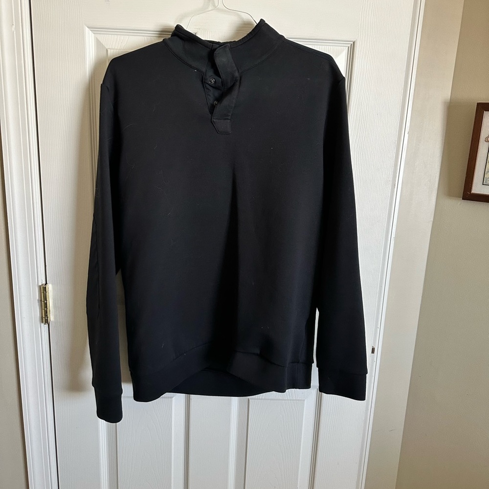 UA pullover sweat shirt